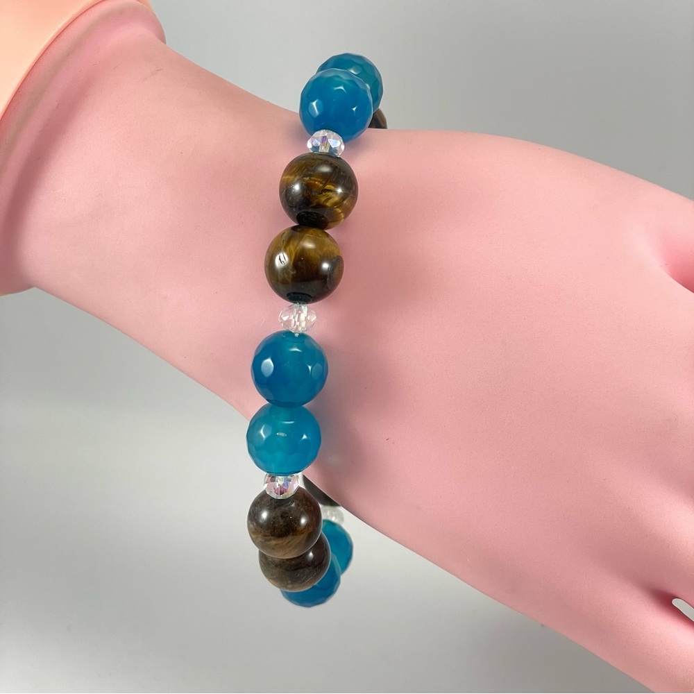 Stunning Unsigned Tigers Eye Blue Dyed Agate Beaded Stretch Bracelet